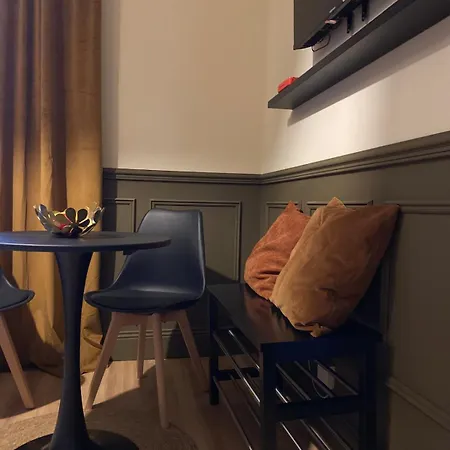 Cozy And Well Located *